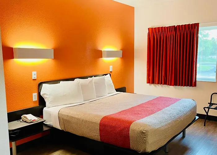 Hotel 6-springfield, Il I-55 I-72